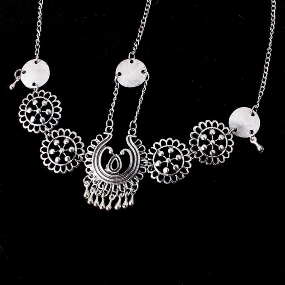 ♥️💋🆕️Silver tassel coin head piece jewelry - Picture 2 of 4